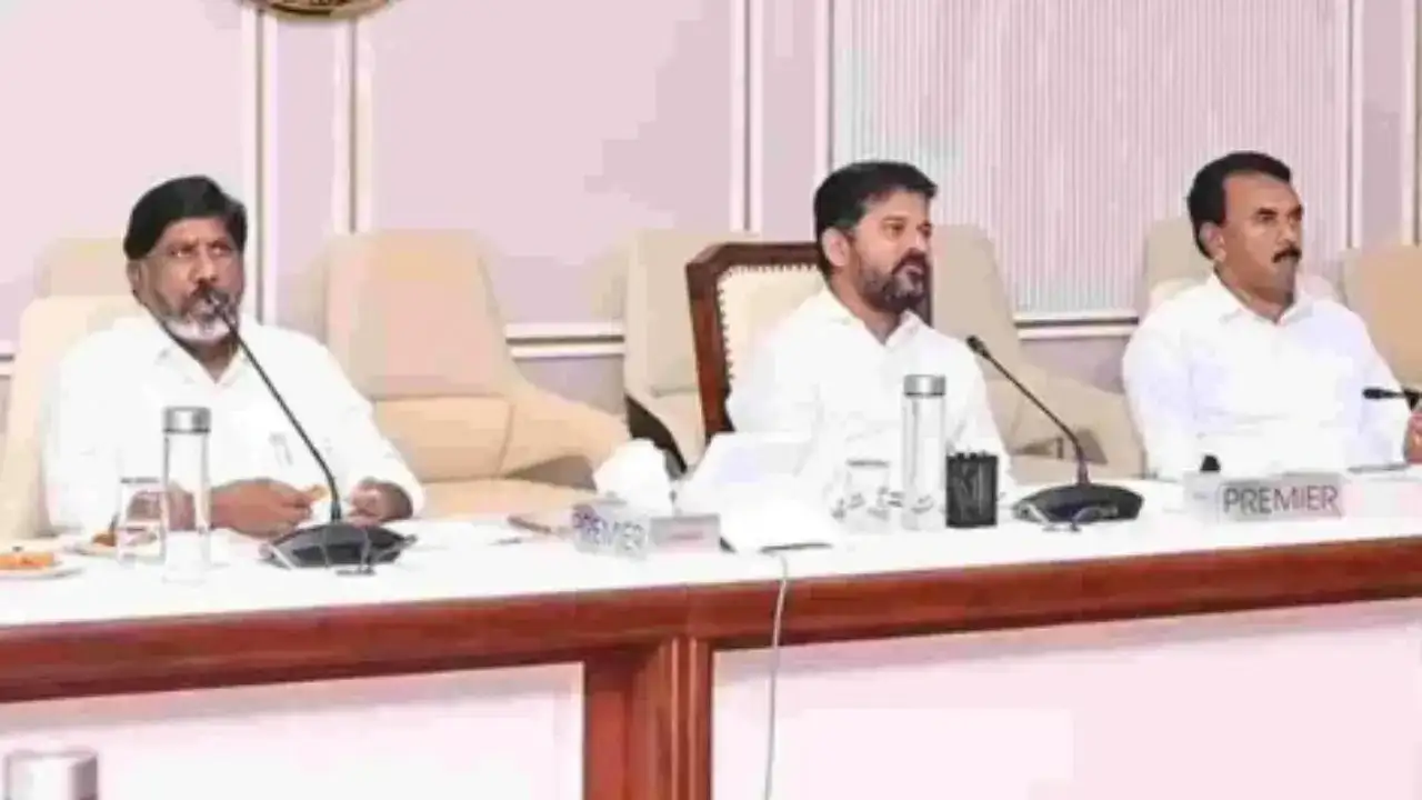 తెలంగాణ ప్రభుత్వ స్కూల్ టీచర్లు, సిబ్బందికి భారీ ఊరట..